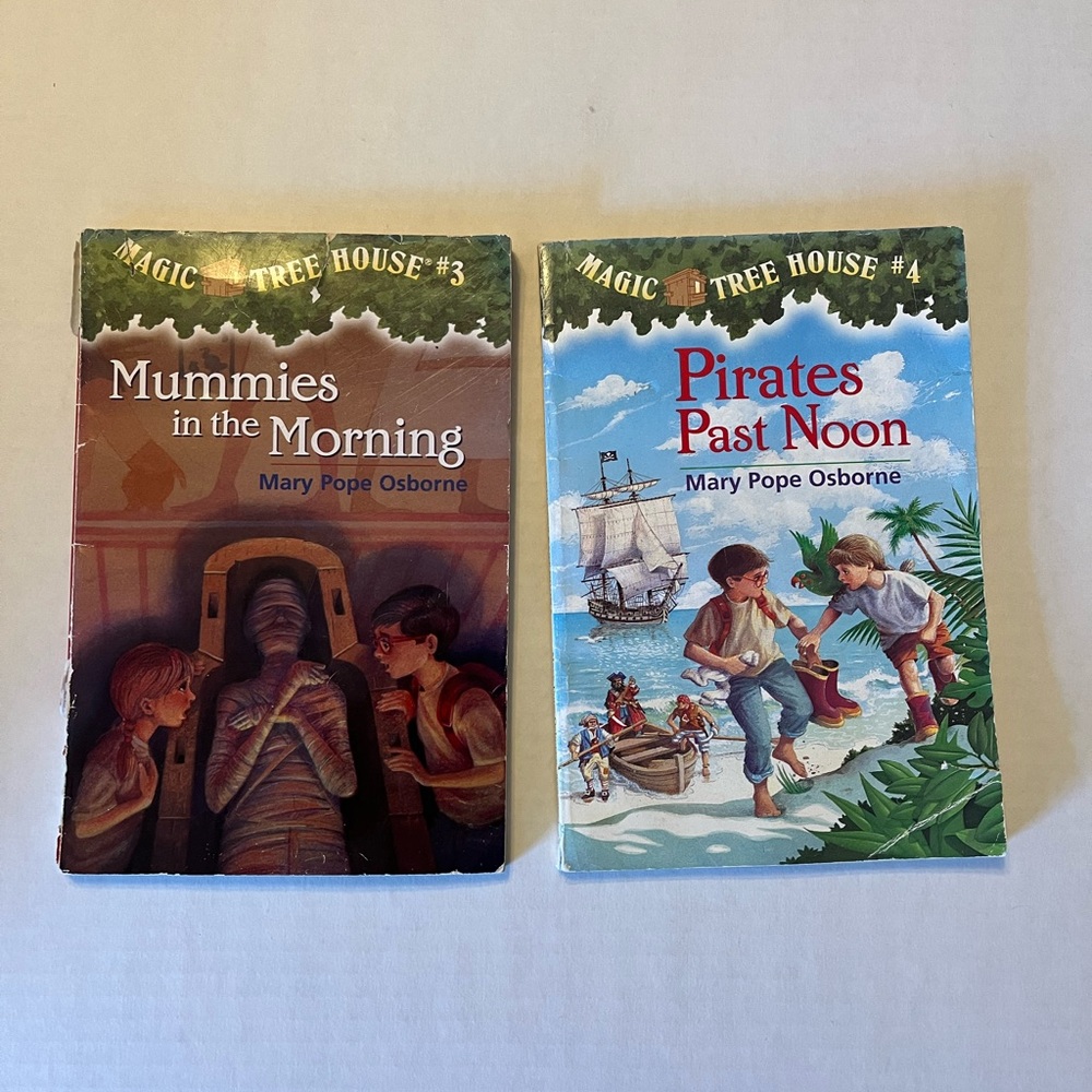 Paperback Magic Tree House #3 and #4